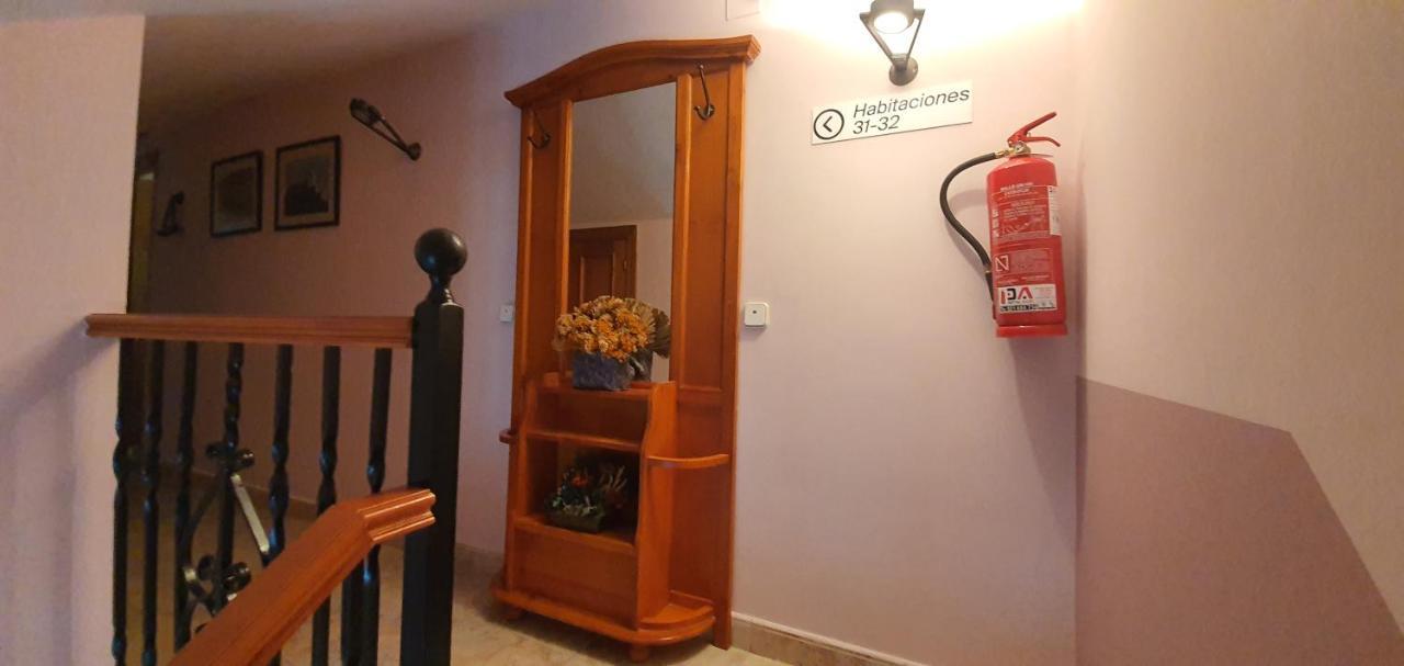 Hospedaje Bar El Gato Del Acueducto Segovia Dış mekan fotoğraf