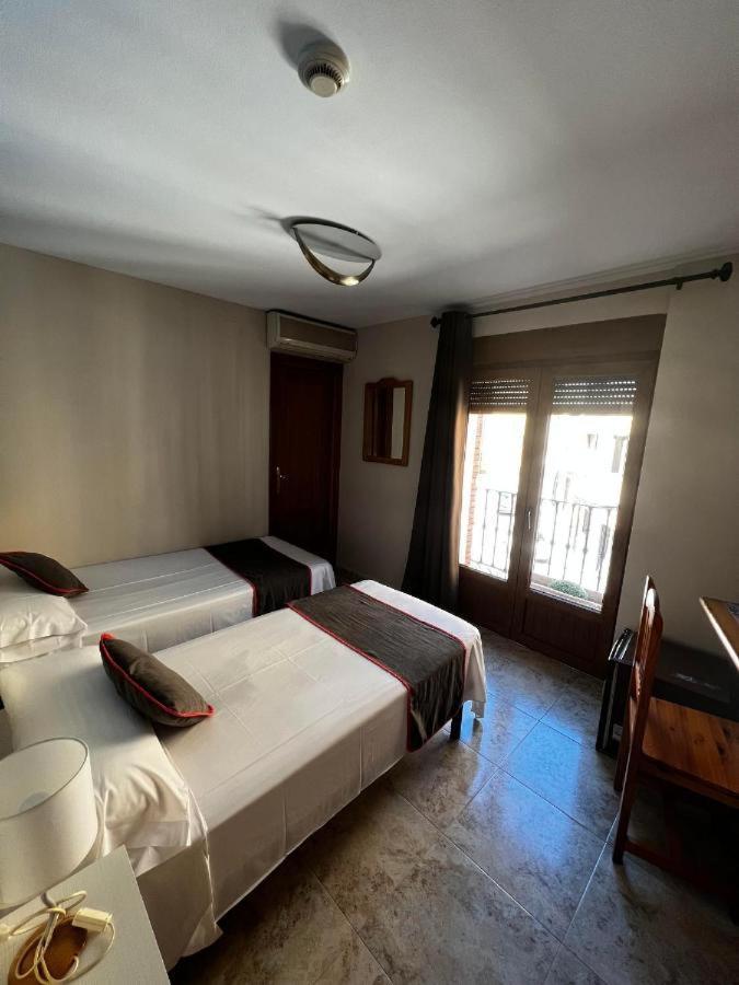 Hospedaje Bar El Gato Del Acueducto Segovia Dış mekan fotoğraf